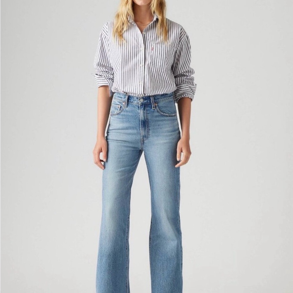 High-Rise Levi’s Ribcage Bells 👖